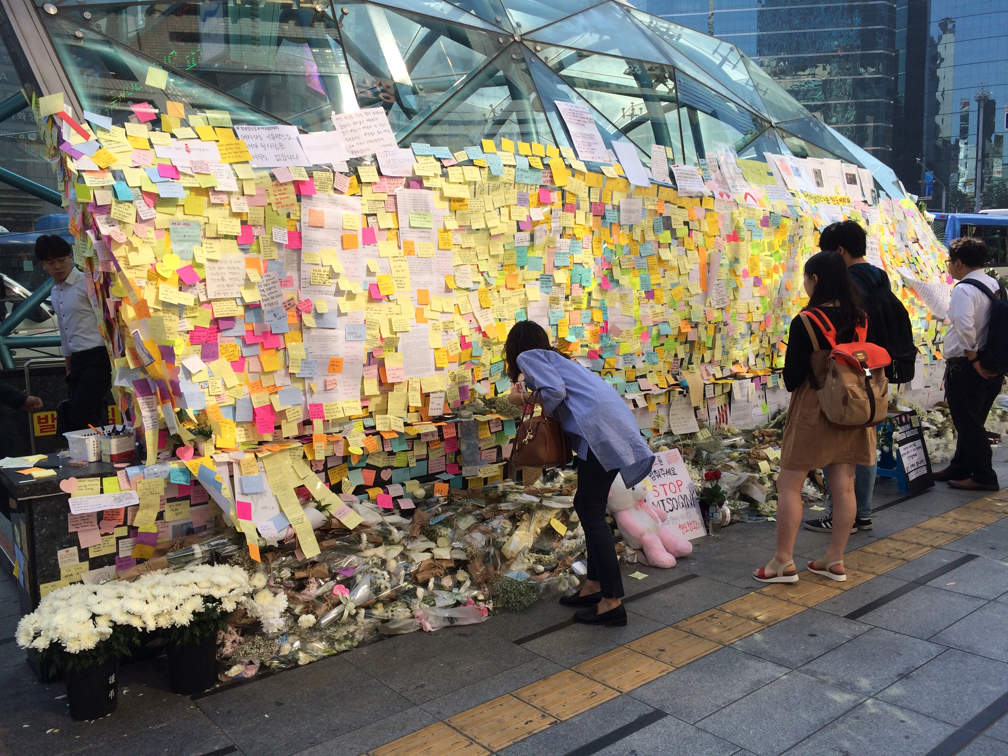 8 강남역 10번 출구.JPG