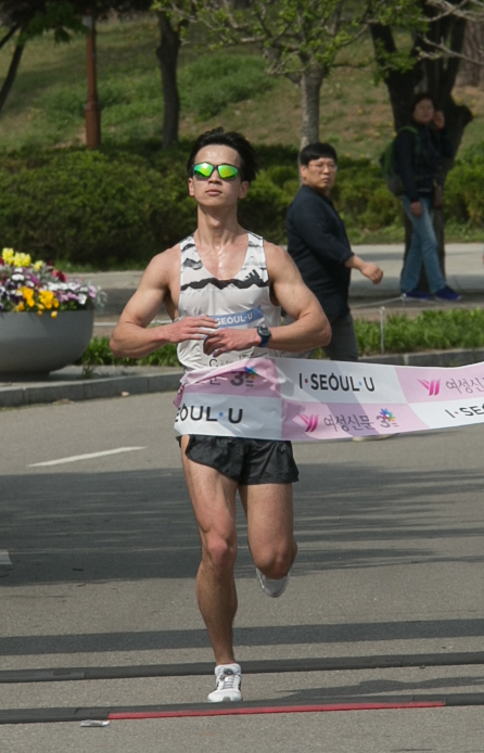 10km 남자 1위.jpg