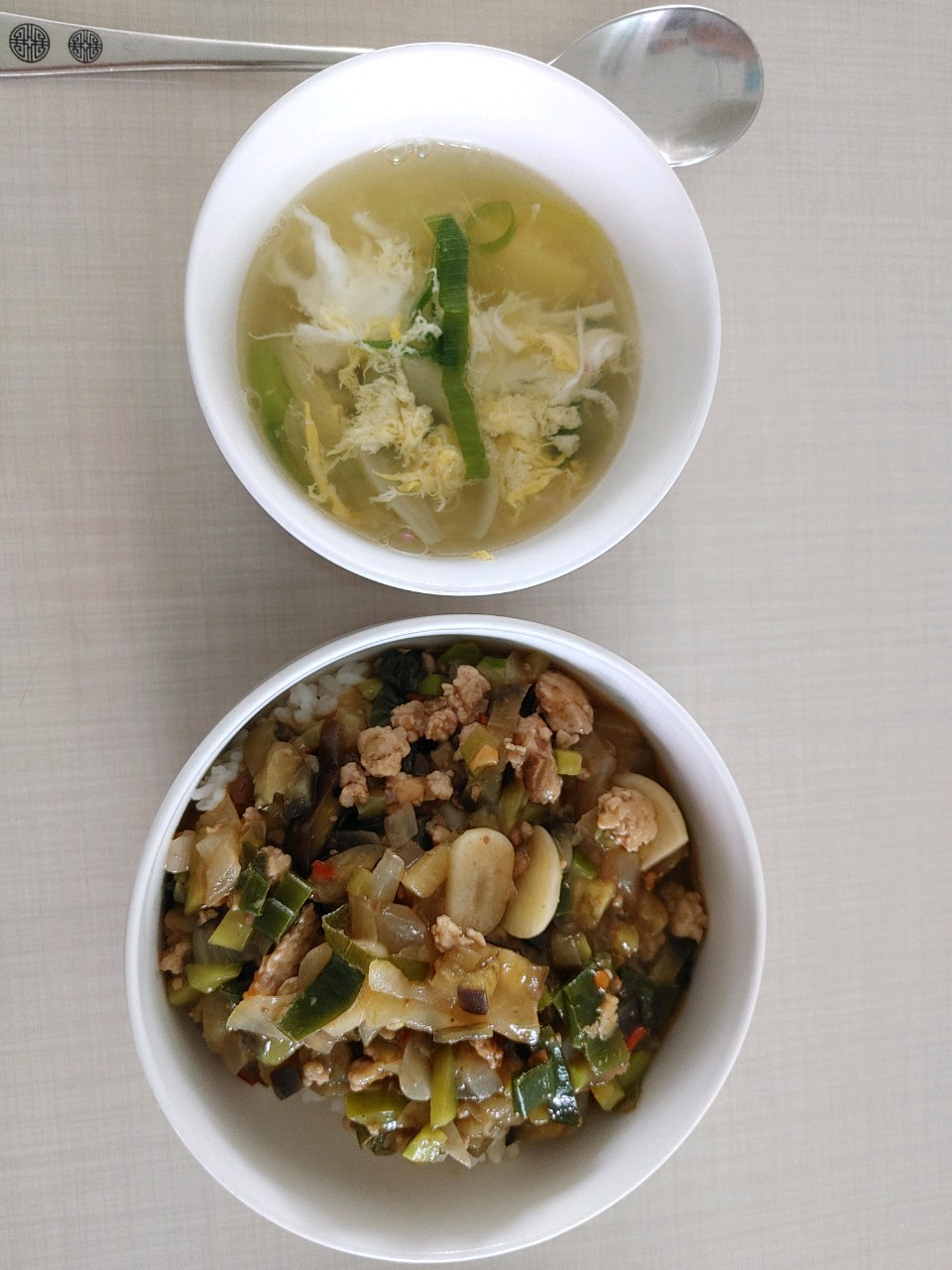 가지덮밥과 계락국 완성요리.jpg